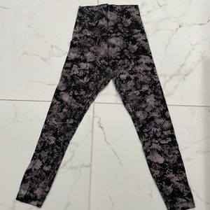 Like new, Lululemon align leggings